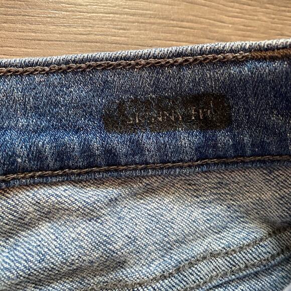 Judy Blue Women's size 1 / 25 Skinny Fit Medium Wash Distressed Jeans - Picture 3 of 8